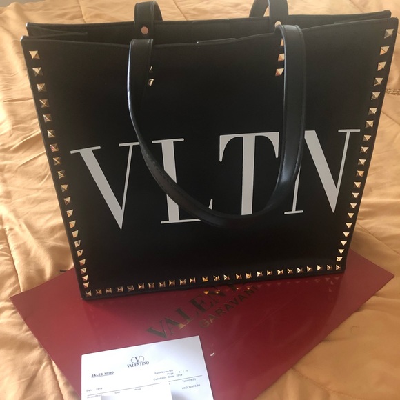 Handbag - Picture 1 of 2